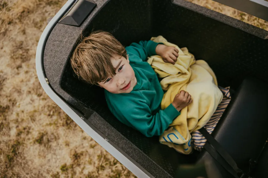 Bakfiets kind herfst